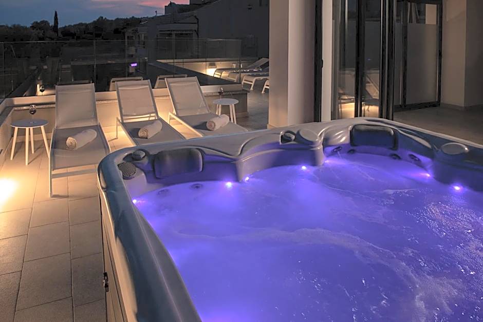 Aparthotel Punta Blu - POOL & SPA