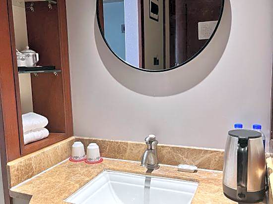 Linjiang International Cruise Hotel (Shanghai Youyi Road)