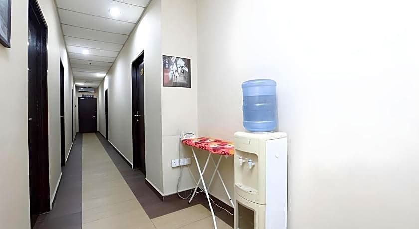 OYO 89588 Destiny Riverside Hotel