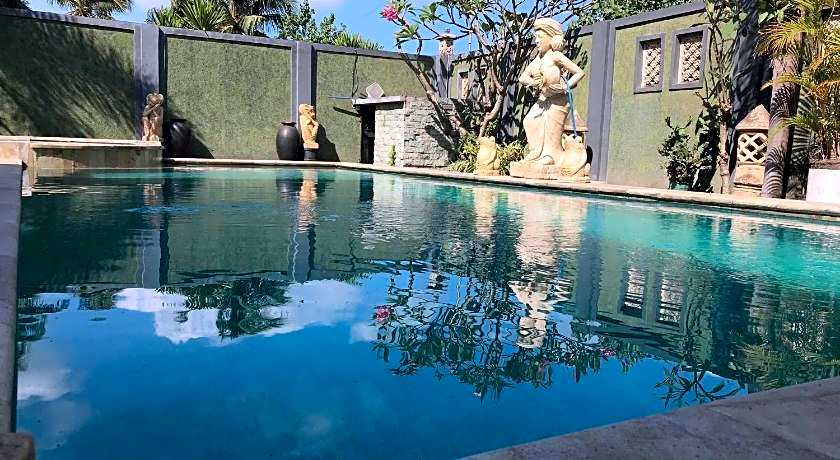 Villa Kenanga in Meninting by the beach