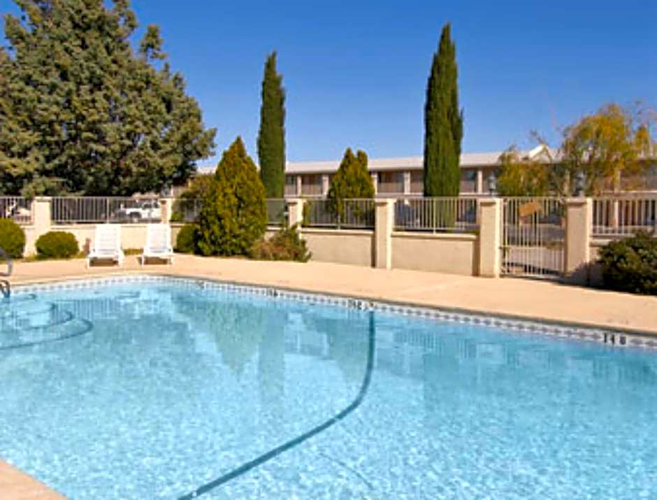 Days Inn by Wyndham Deming