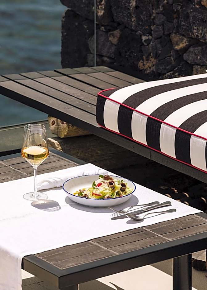 White Exclusive Suites & Villas