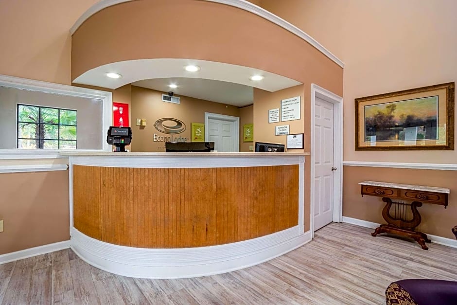 Econo Lodge Inn & Suites Cayce I-26 Airport
