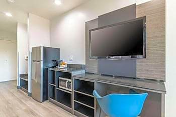 King Room - Disability Access - Non-Smoking