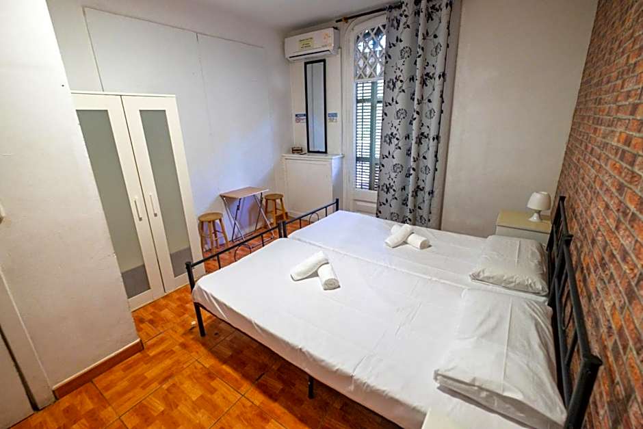 Diagonal House Hostel