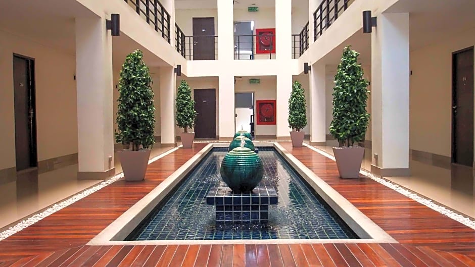 The Atrium Ratchada 13 Hotel