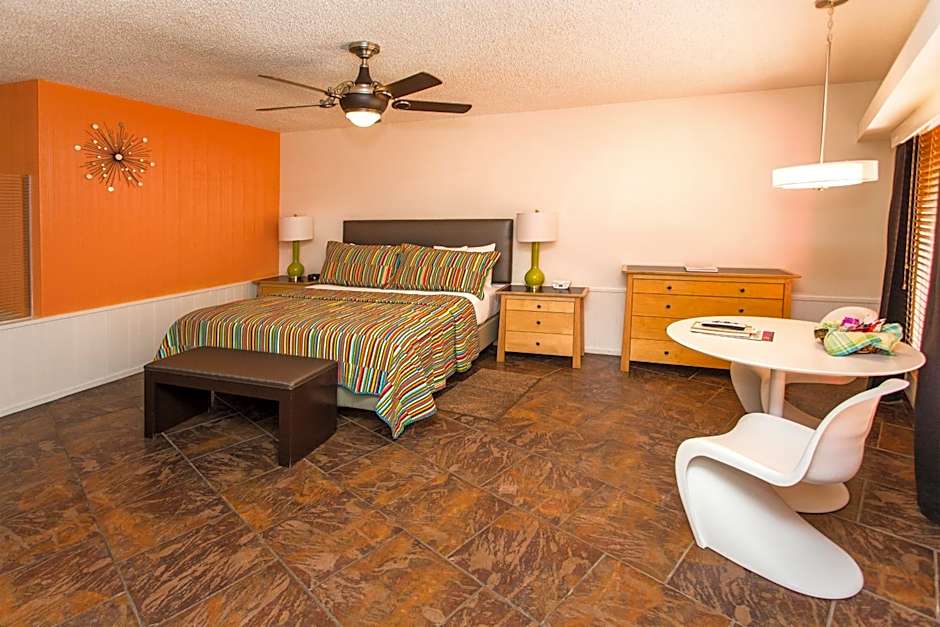 Desert Riviera Hotel