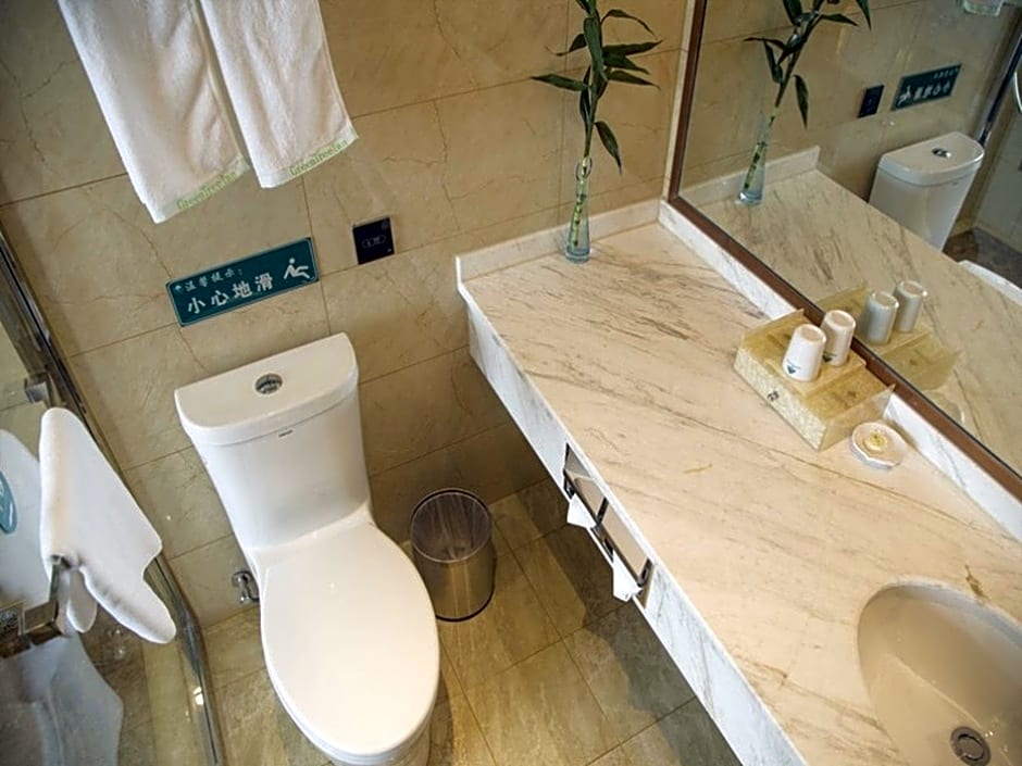 GreenTree Inn Fuyang Linquan County Economic Development Zone Xingye Road Branch