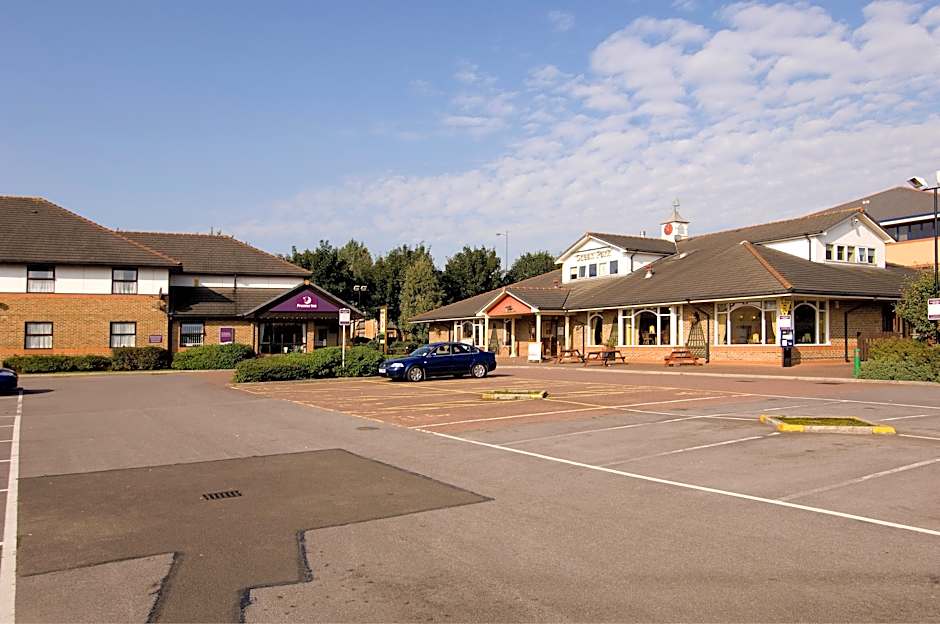 Premier Inn Cardiff City South