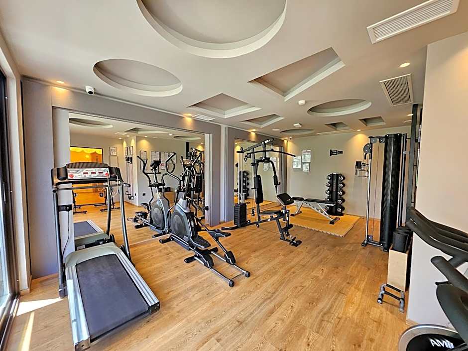 Petousis Hotel & Suites