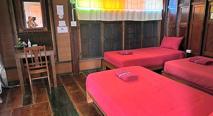 Baan Are Gong Riverside Homestay