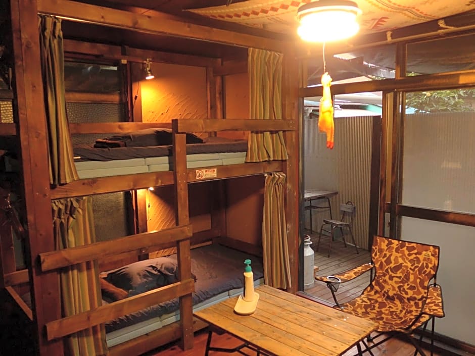 Hostel Oomori Souko