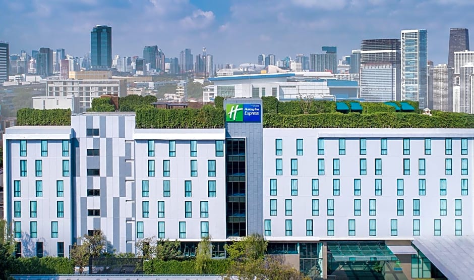 Holiday Inn Express Bangkok Soi Soonvijai By IHG