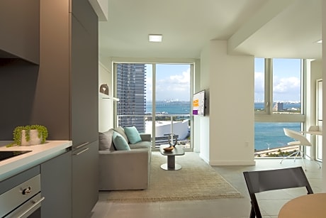 Studio Family  (Studio PAD Queen / Bunk )