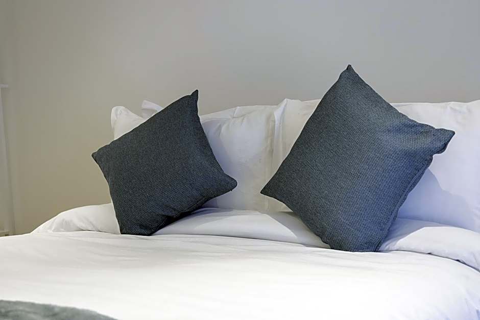 Upper Rock Brighton – Guest House