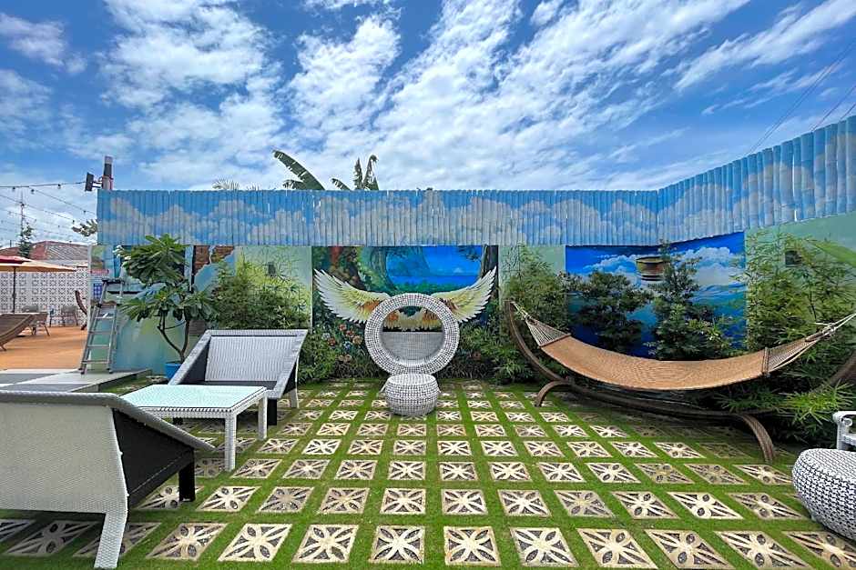 Attic Capsule Hotel – City of Lapu-Lapu, IL