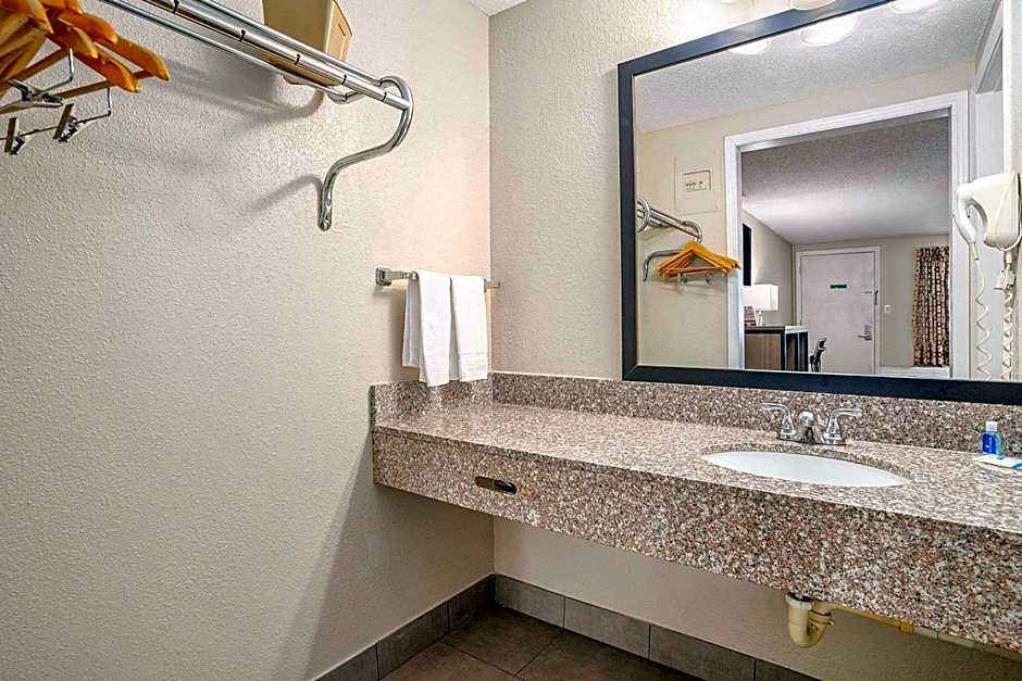 Rodeway Inn Grand Haven