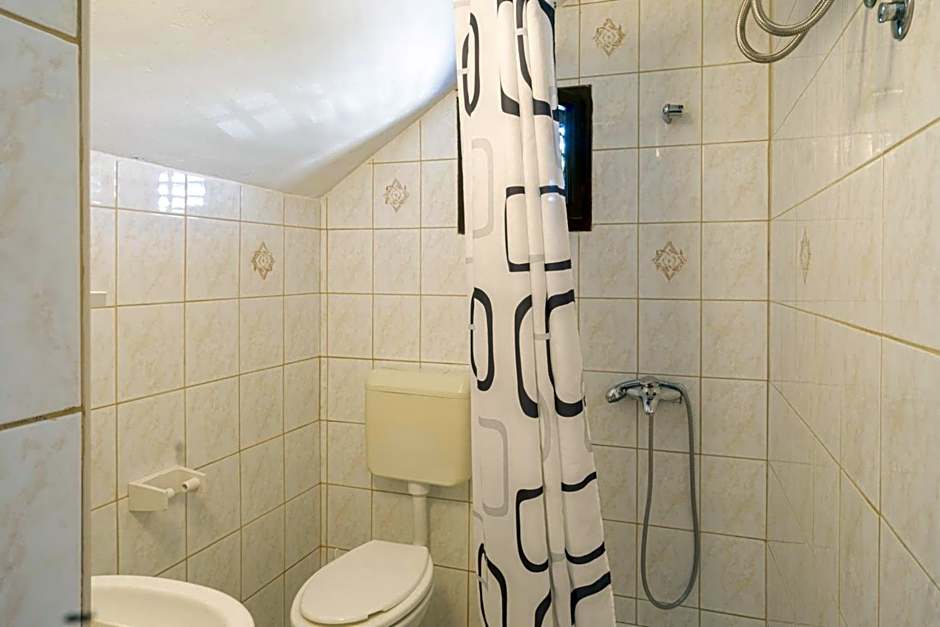 Apartment and Room Bacic