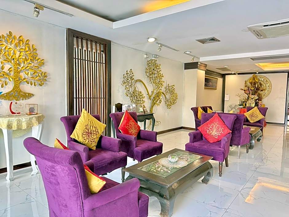 Ayothaya Riverside Hotel