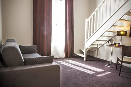 DUPLEX ROOM