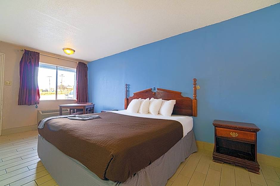 Regency Inn By OYO Three Rivers