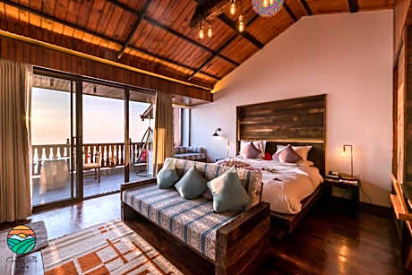 Deluxe Suite with Jacuzzi, 10% Discount on Food