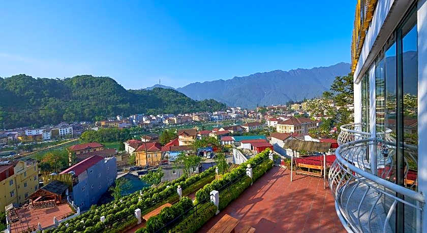 Sapa Village Hotel