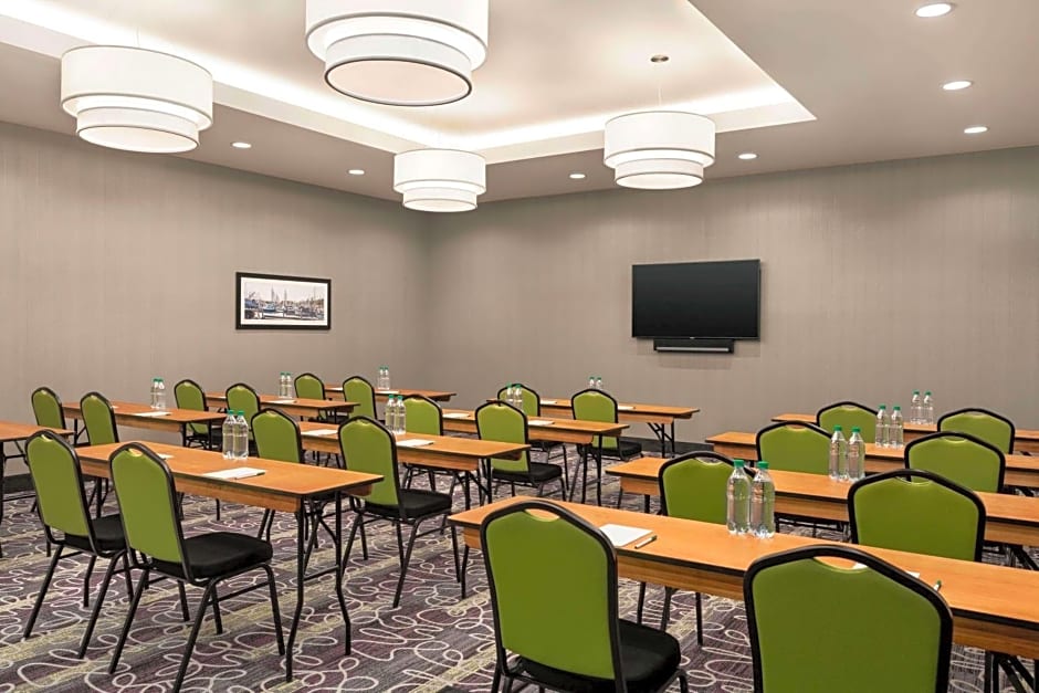 La Quinta Inn & Suites by Wyndham Burlington