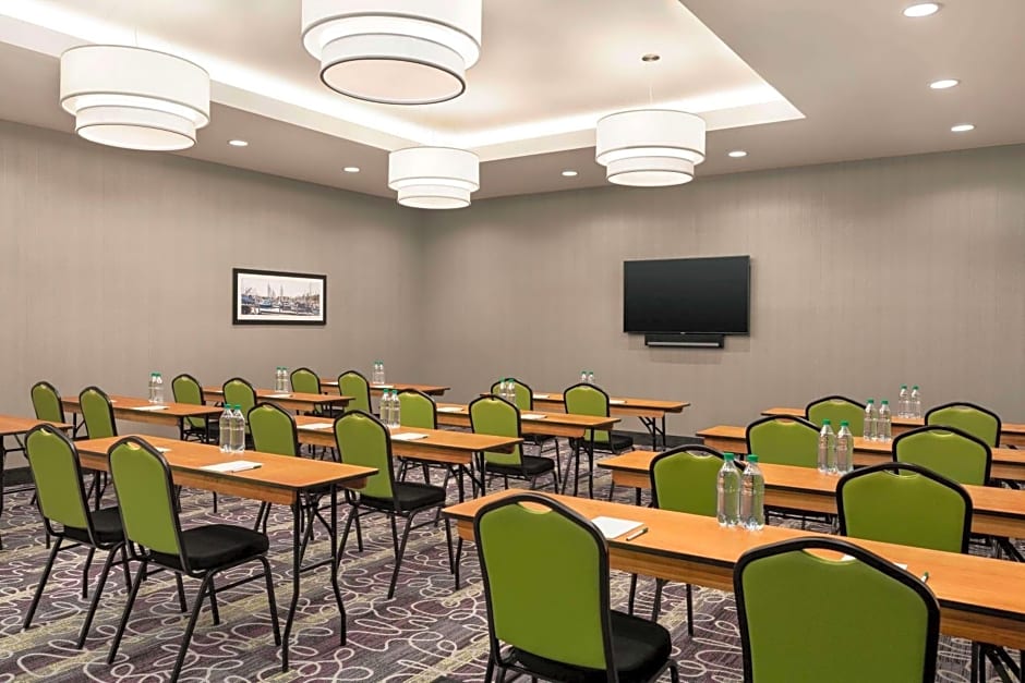 La Quinta Inn & Suites by Wyndham Burlington