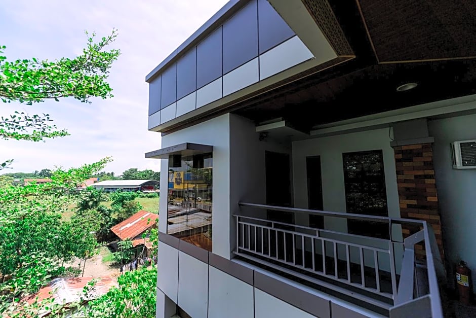 Madonna Hometel and Suites