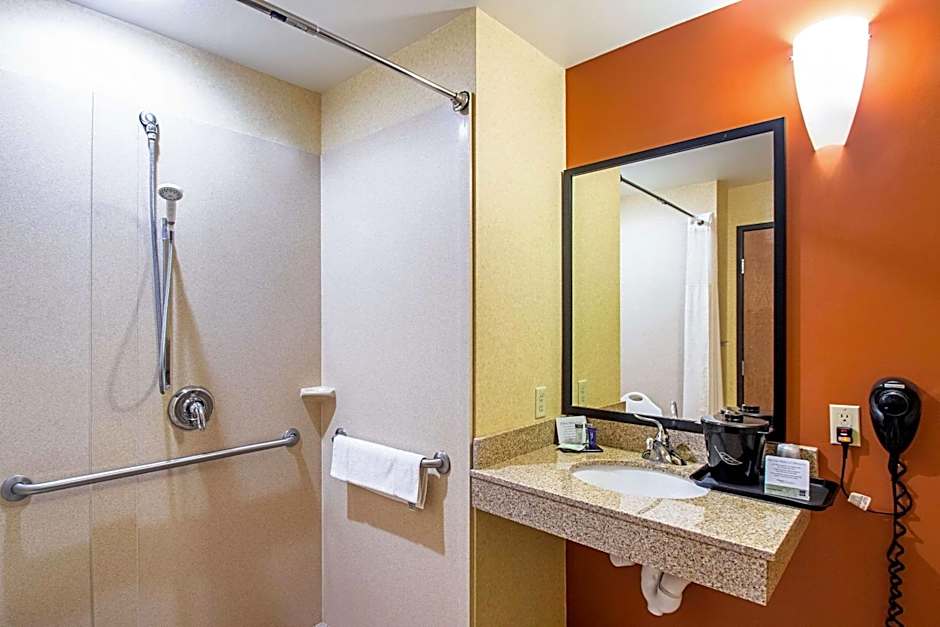 Sleep Inn & Suites Madison - Monona