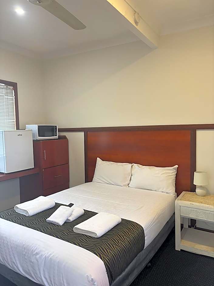 Across Country Motor Inn