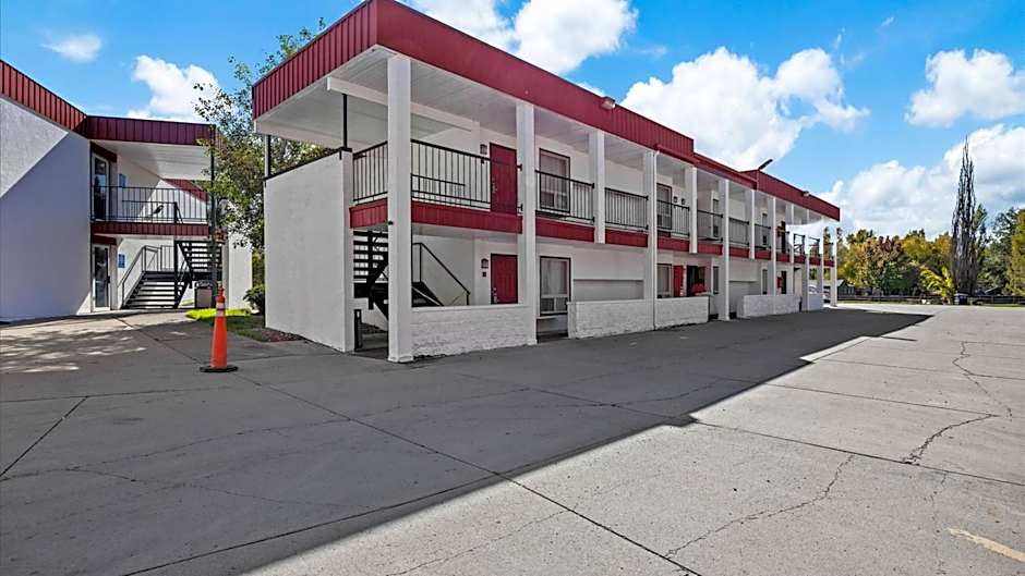 Red Arrow Inn & Suites, a Travelodge by Wyndham