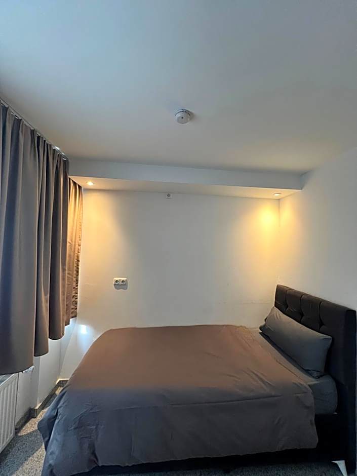 Budget Rooms just for sleeping - Digital access
