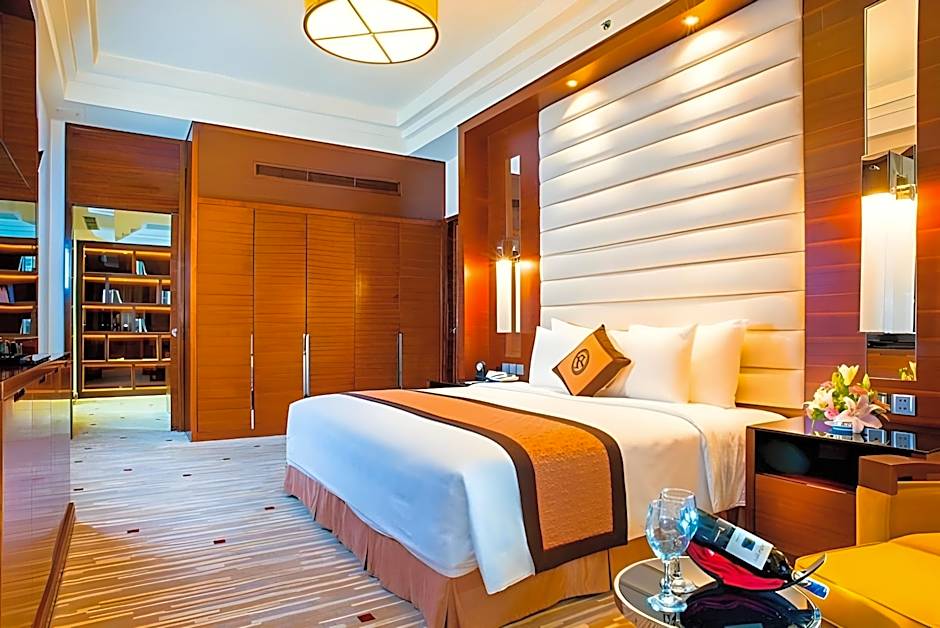 Royal Halong Hotel