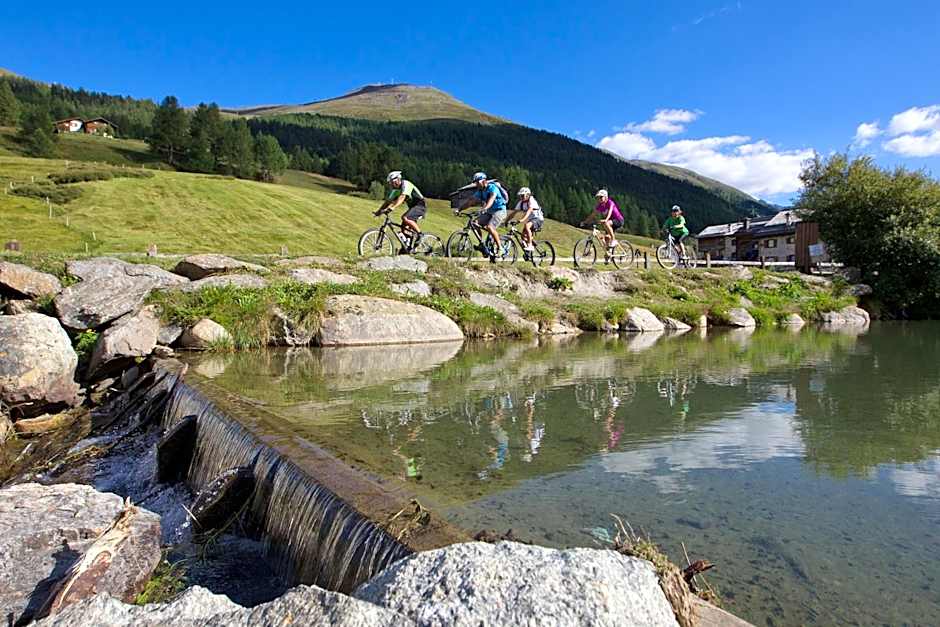 Alexander Charme Hotel