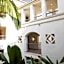 1 Bedroom XL Condo with King bed, Garden View, Parking Included