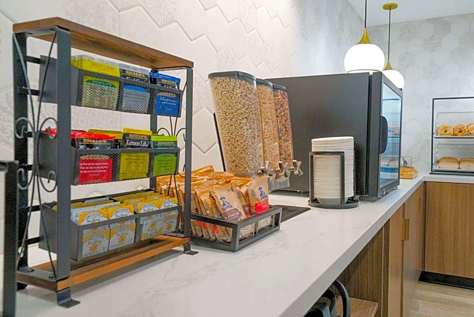 La Quinta Inn & Suites by Wyndham Santa Cruz