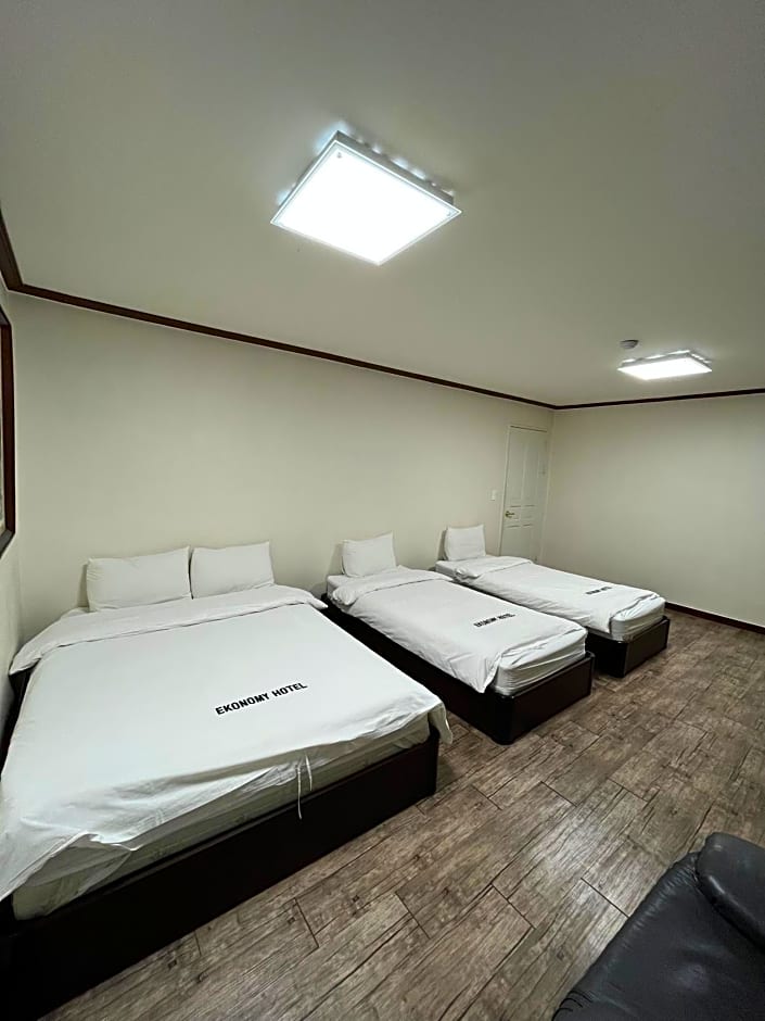 Ekonomy Hotel