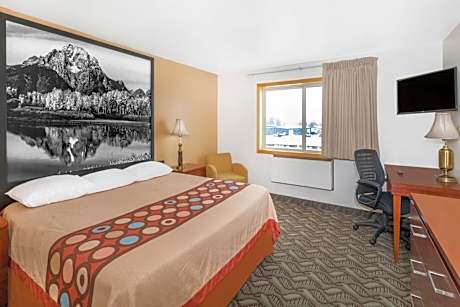Deluxe Queen Room - Non-Smoking