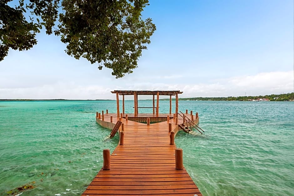 Cristalino Lagoon Front Hotel, Restaurant & Spa 