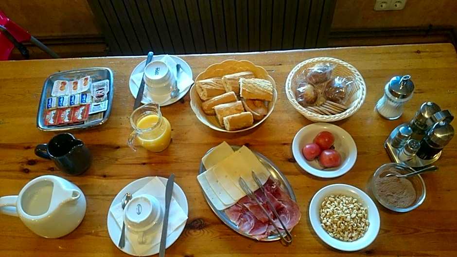 Alberg-Casa De Colònies Ridolaina