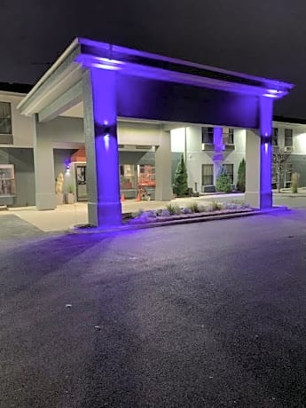 Days Inn by Wyndham Great Lakes - N. Chicago