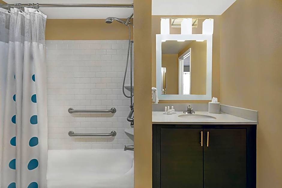 TownePlace Suites by Marriott Republic Airport Long Island/Farmingdale