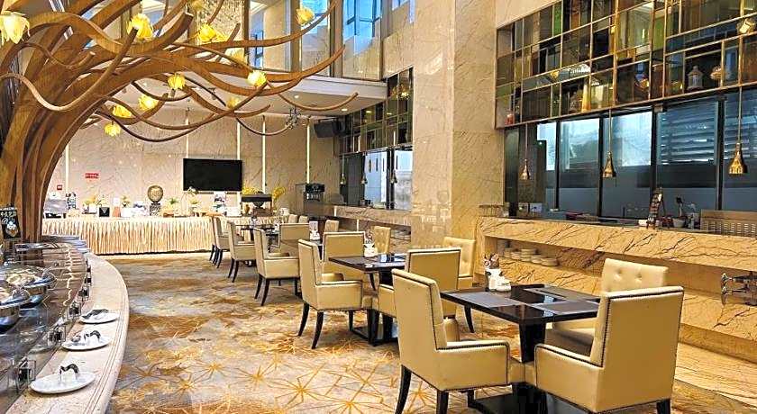 Menshine Gloria Plaza Hotel