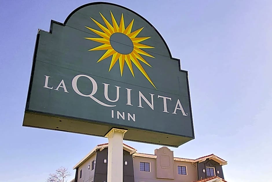 La Quinta Inn & Suites by Wyndham Albuquerque Airport