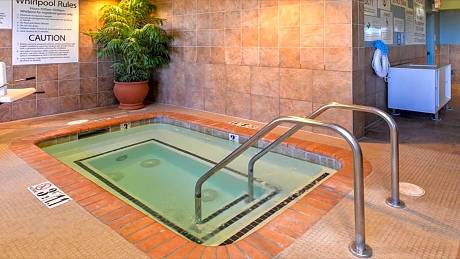 Holiday Inn Express Woodland By IHG