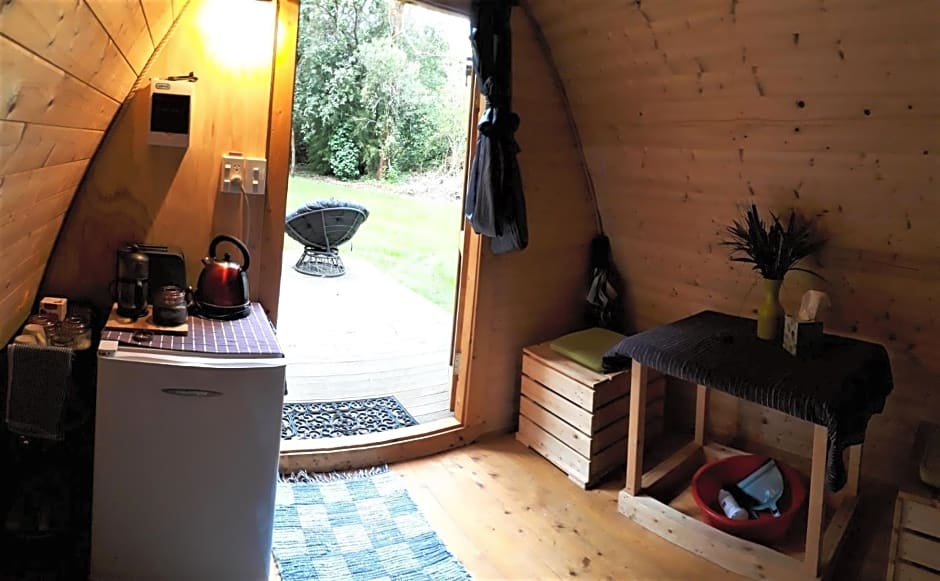 Quirky Woods - Glamping Cabins at Maketu
