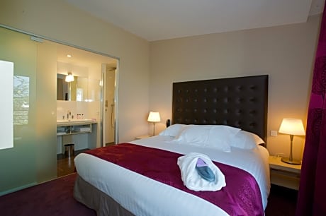 Junior Suite with Spa Access and Beauty Treatment