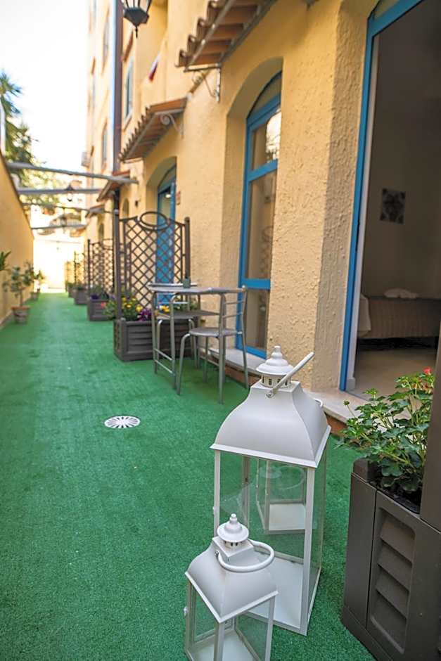 Ada Hotel